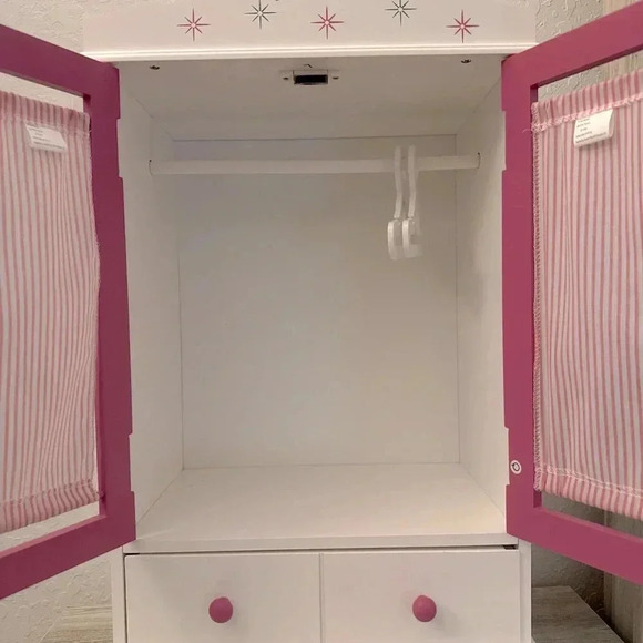 Pink and green princess wardrobe for American Girl Dolls or 18 inch dolls - Picture 4 of 8